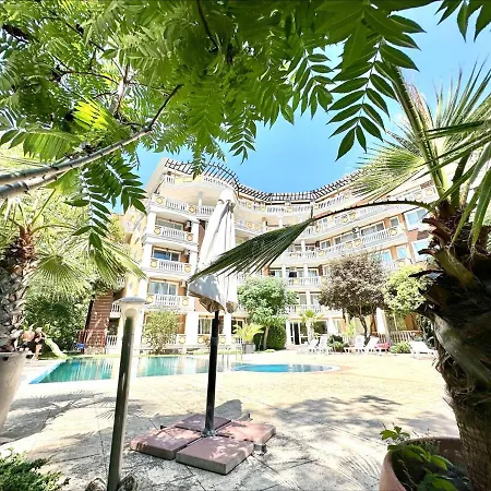 Aria - Menada ساني بيتش